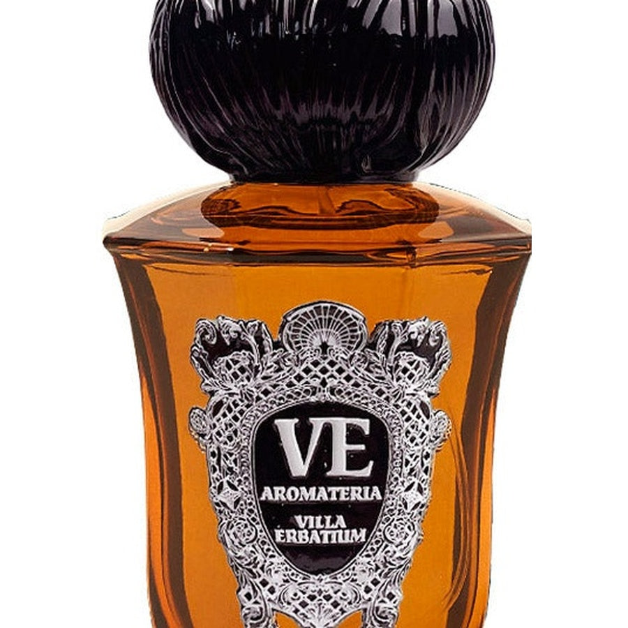 Villa Erbatium Dracula bottle detail